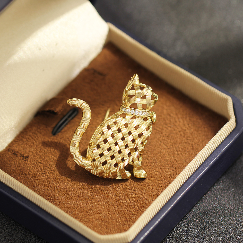 Brooch Pin Gold - Broche de Gatinho Dourado com Design