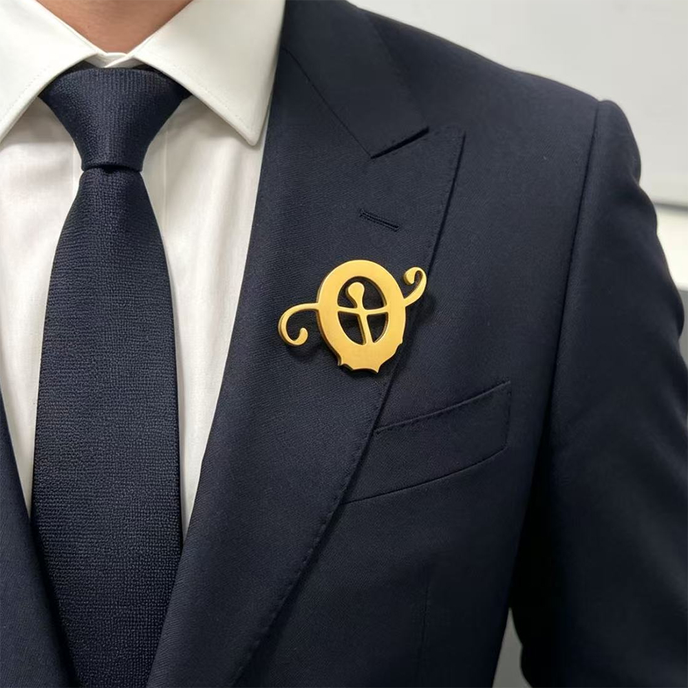 Broche de Bandana com Logo Per - Brooch Pin Gold avaliação e preço