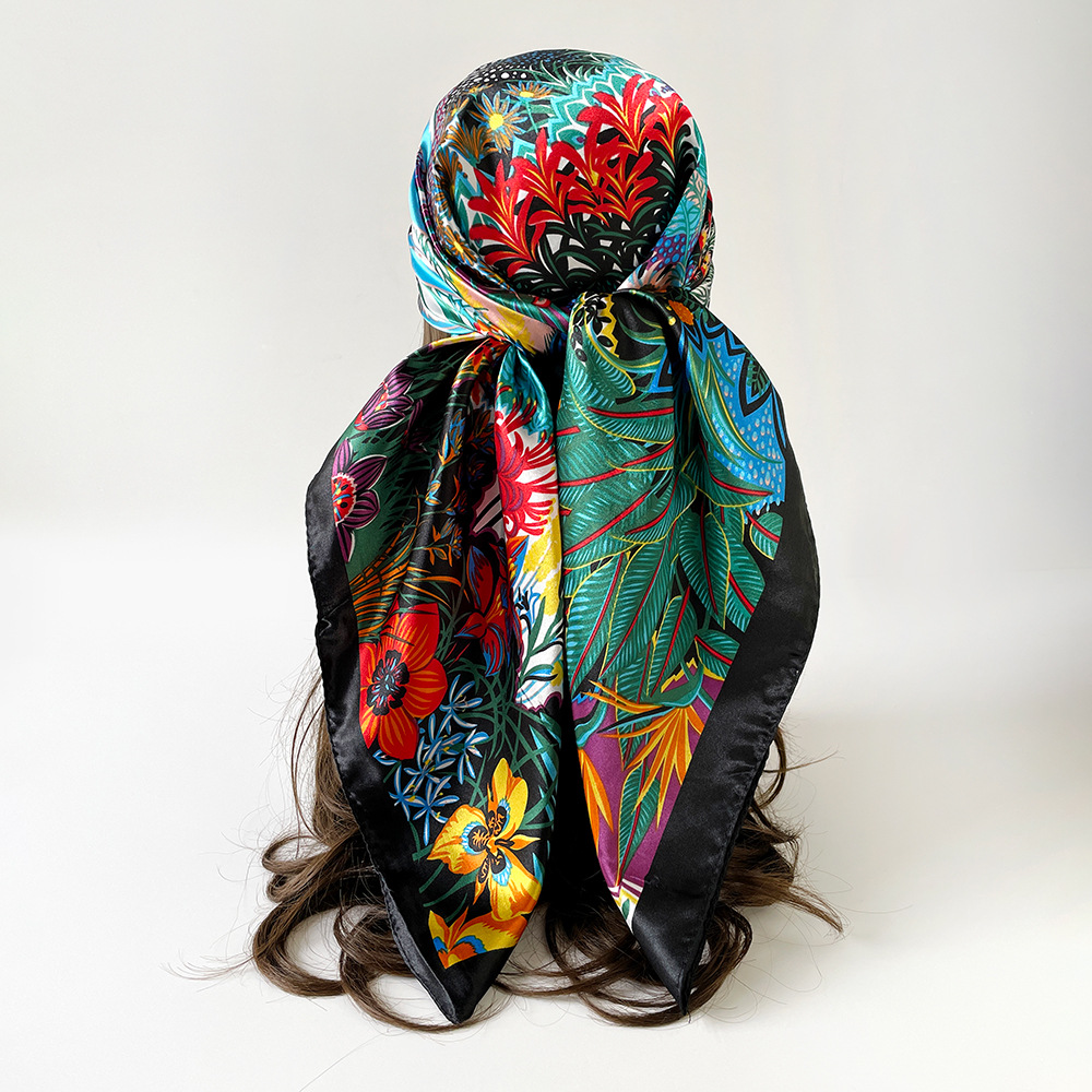 Lenço Quadrado de Seda Feminin - Women Accessories Brands avaliação e preço