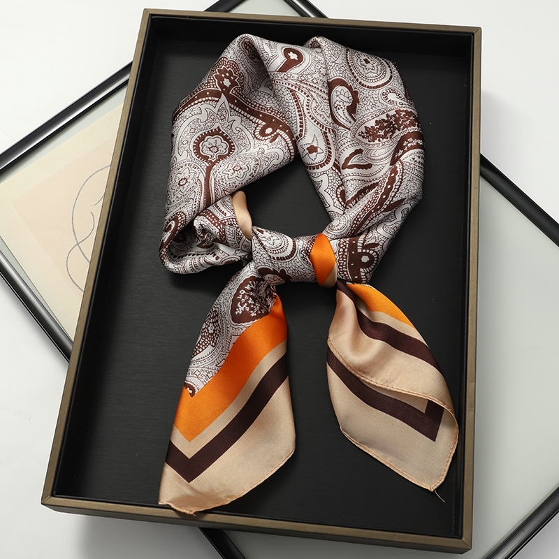 Lenço de Seda de Luxo Feminino - Women Accessories Brands avaliação e preço